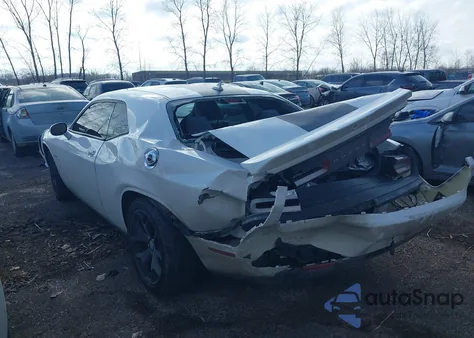 2015 Dodge Challenger R/T Plus z USA, uszkodzony, nr VIN 2C3CDZBT7FH761565